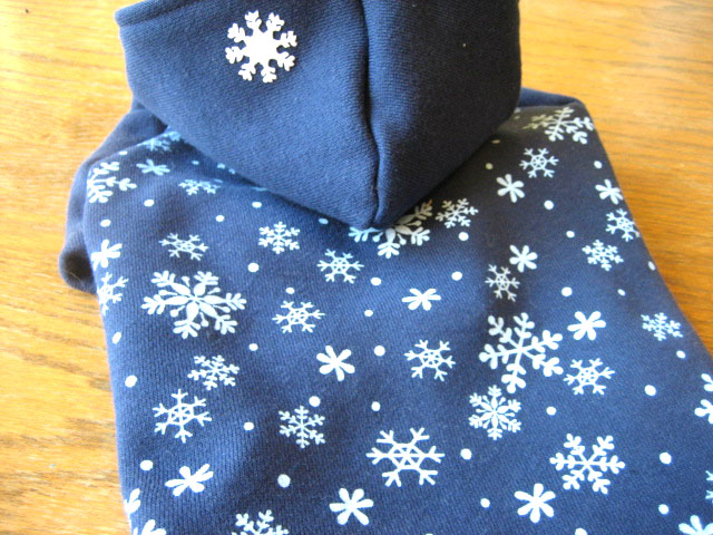 雪の結晶柄パーカー　Navy