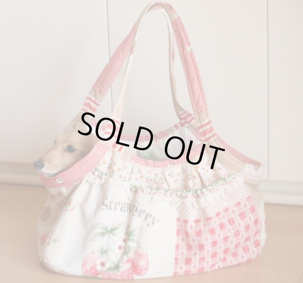 画像3: キャリーバッグG　Bigいちご柄 (3)