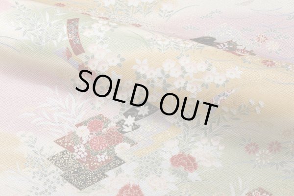 画像9: 京・金彩友禅 草花松皮菱（かすみ）振袖スタイル (9)