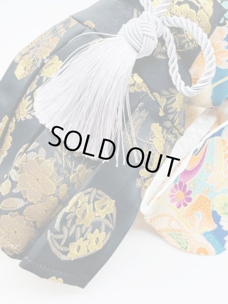 画像8: 犬服/猫服　袴　一越ちりめん生地 しぼりに花のし小槌文様(青)　金襴生地(金らん) 金の花丸(黒) (8)