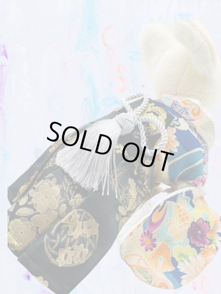 画像9: 犬服/猫服　袴　一越ちりめん生地 しぼりに花のし小槌文様(青)　金襴生地(金らん) 金の花丸(黒) (9)