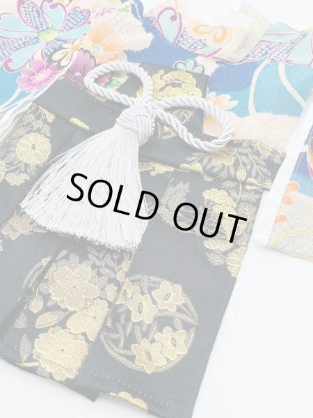 画像4: 犬服/猫服　袴　一越ちりめん生地 しぼりに花のし小槌文様(青)　金襴生地(金らん) 金の花丸(黒) (4)