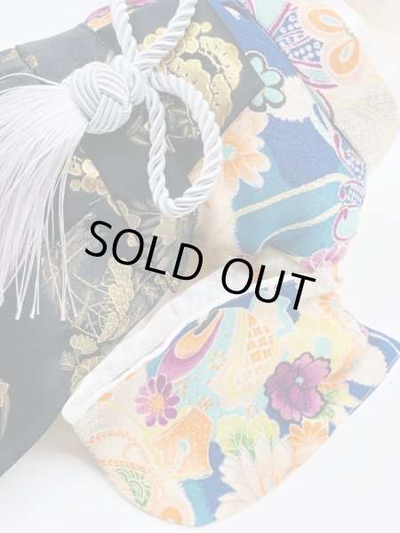 画像7: 犬服/猫服　袴　一越ちりめん生地 しぼりに花のし小槌文様(青)　金襴生地(金らん) 金の花丸(黒) (7)