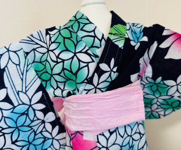 画像4: 浴衣  本染　鮮やかなお花 (4)