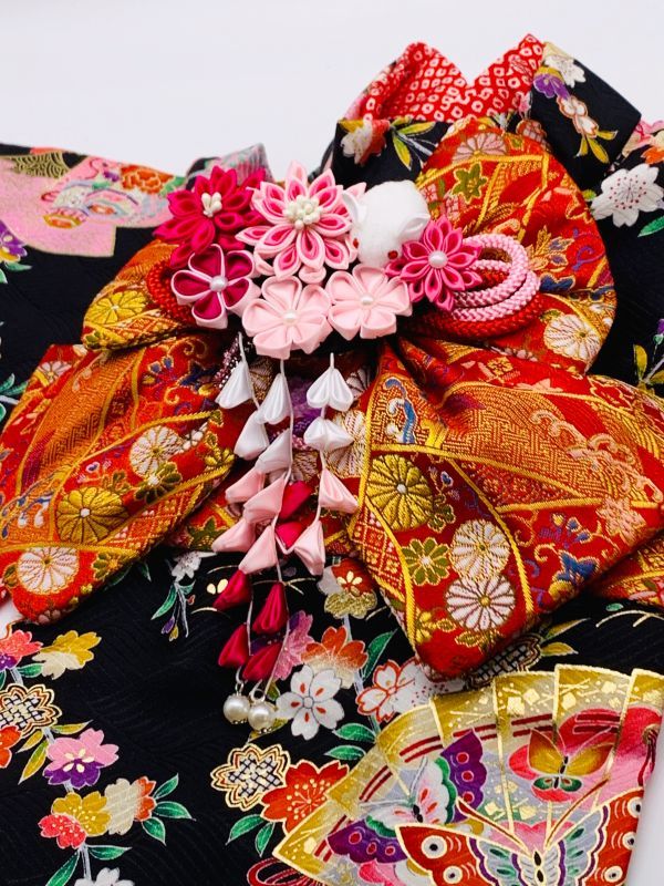 振袖セット 黒地にカラフルな蝶や花が鮮やかなお振袖 金彩 正絹紋意匠
